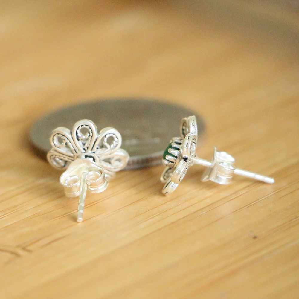 Sterling Silver Green jade stone Floral earrings - Picture 7 of 8